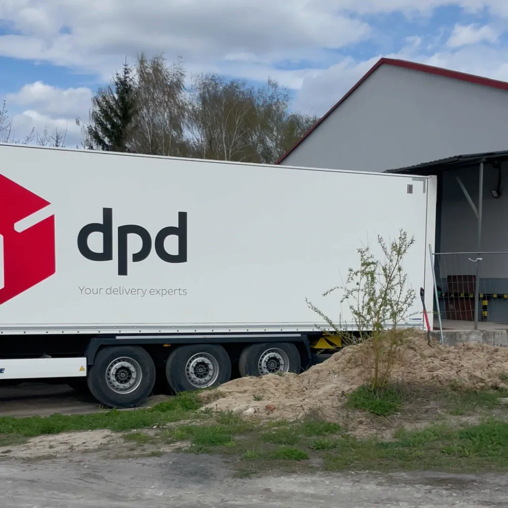Loading parcels for the European carrier. Loading parcels for our European colleagues DPD.